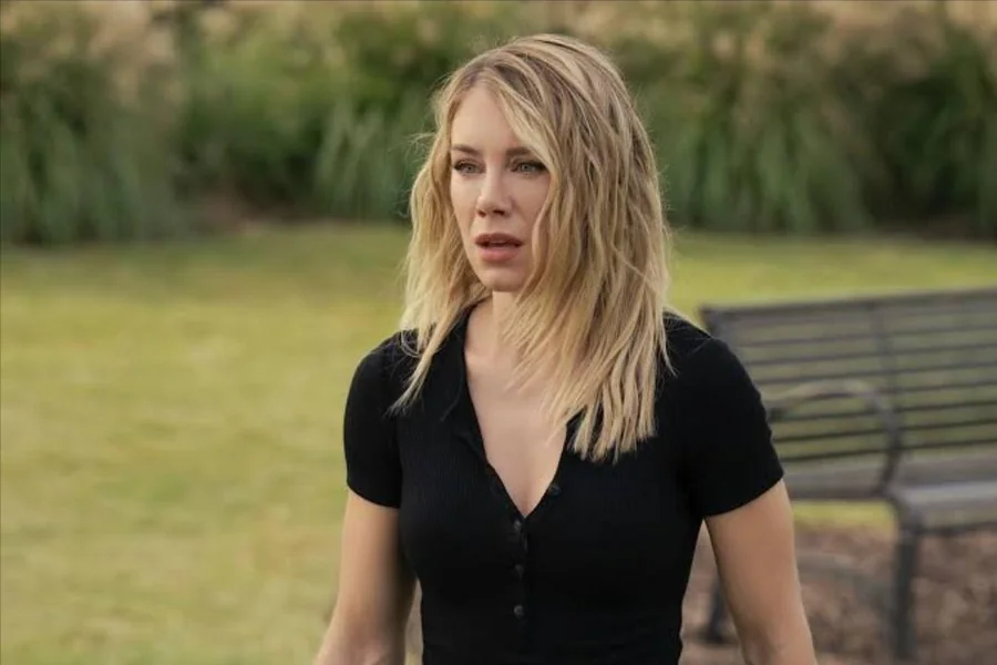 Jennifer Holland Age